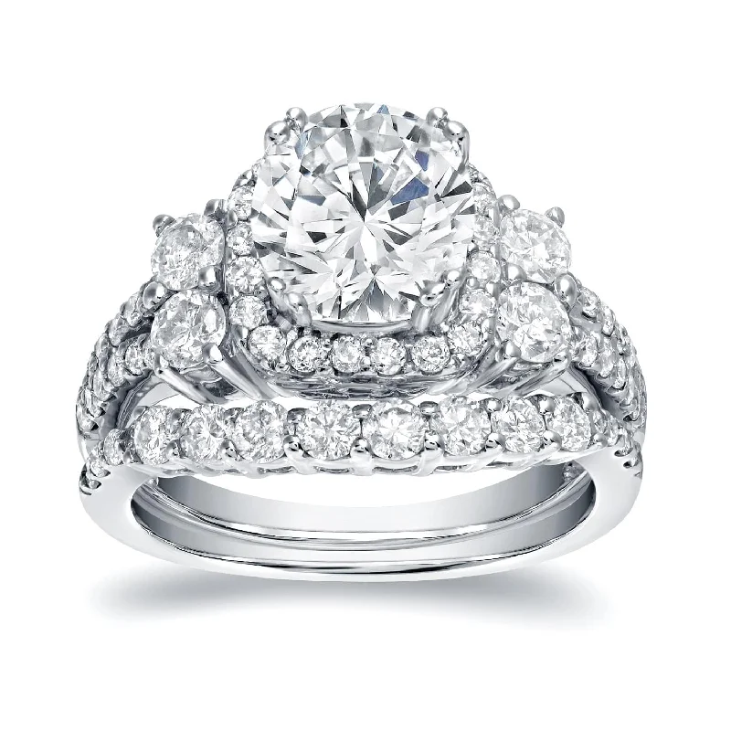 New Season Series Auriya Platinum 2 1/3ctw Halo Diamond Engagement Ring Set Certified New Season Series Auriya Platinum 2 1/3ctw Halo Diamond Engagement Ring Set Certified