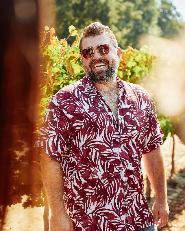 Versatile Style Kenny Flowers x Belle Glos Collab - Spill The Wine Short Sleeve Shirt Versatile Style Kenny Flowers x Belle Glos Collab - Spill The Wine Short Sleeve Shirt