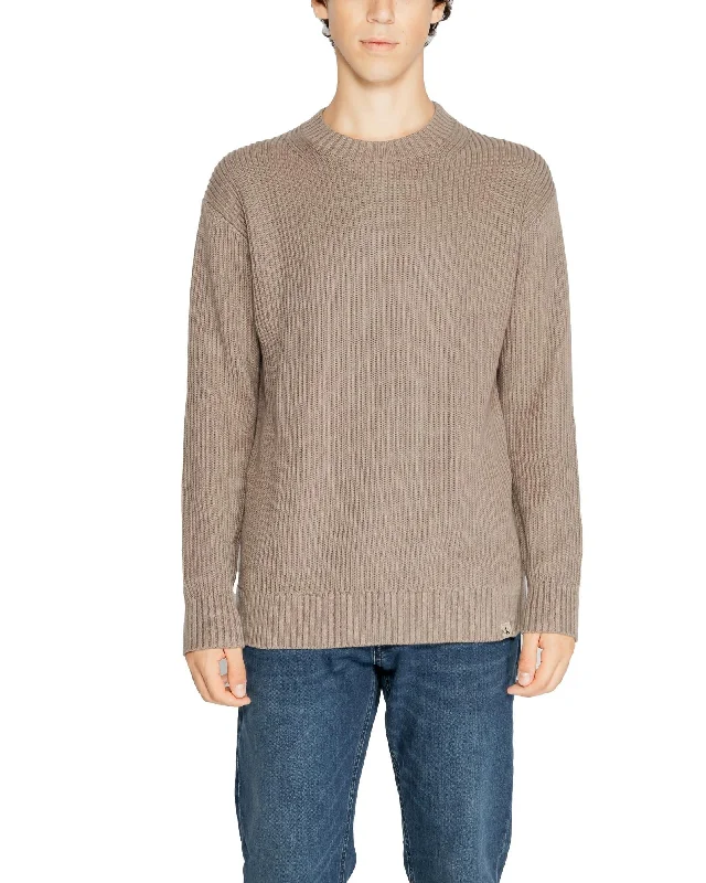 Nightclub Style Calvin Klein  Men's Ribbed Crew Neck Sweater Taupe