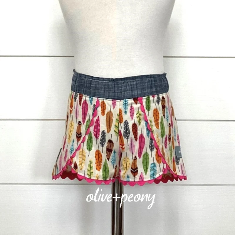 Trendy Traveler Floating on Air Petal Shorties