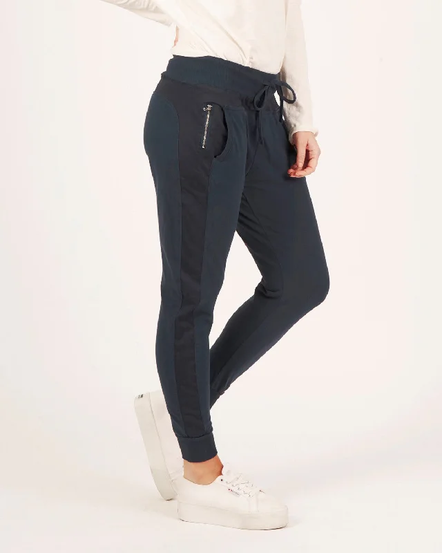 Cozy Knits Suzy D Ultimate Jogger - Navy