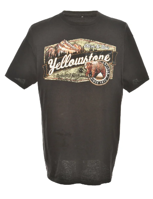 Slightly Flared Design Yellowstone Printed T-shirt - M