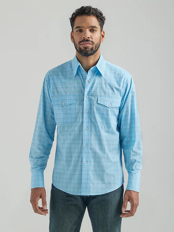 Exquisite Tailoring WRANGLER MEN'S WRINKLE RESIST LONG SLEEVE WESTERN SNAP PLAID SHIRT IN BABY BLUE