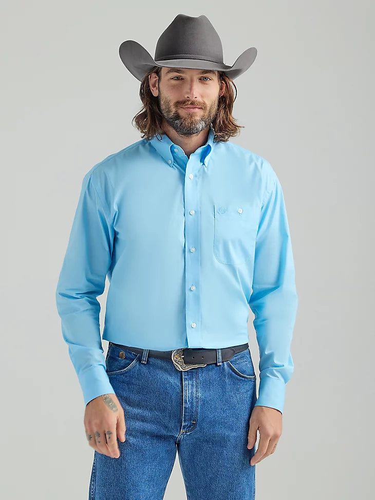 Body Design WRANGLERS MEN'S GEORGE STRAIT LONG SLEEVE ONE POCKET BUTTON DOWN SOLID SHIRT IN BABY BLUE