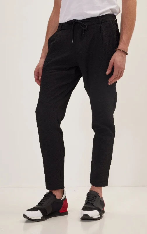 Minimal Style Front Pleated Waffle Pants - Black
