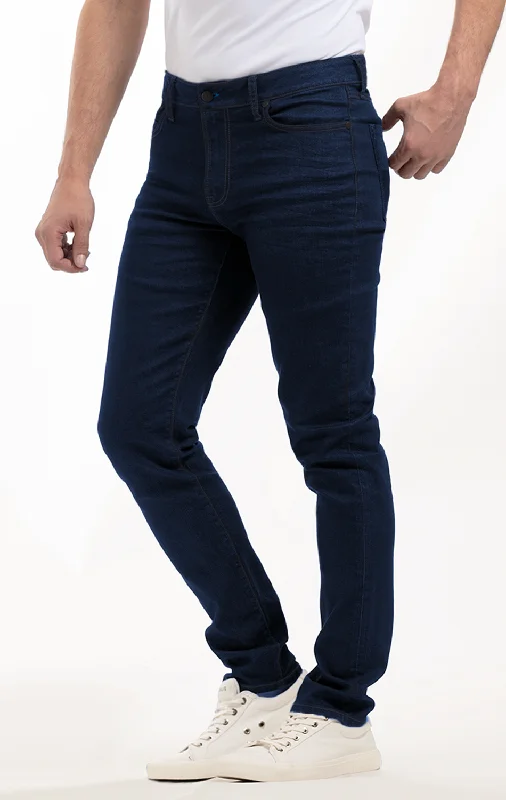 Casual Chic Outfits Performance Denim // MIDNIGHT INDIGO